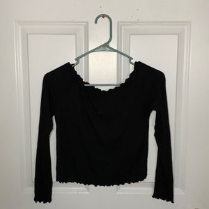 Off the shoulder black long sleeve crop top